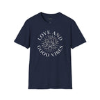 Love and Good Vibes - minimal T-Shirt