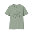 Love and Good Vibes - minimal T-Shirt